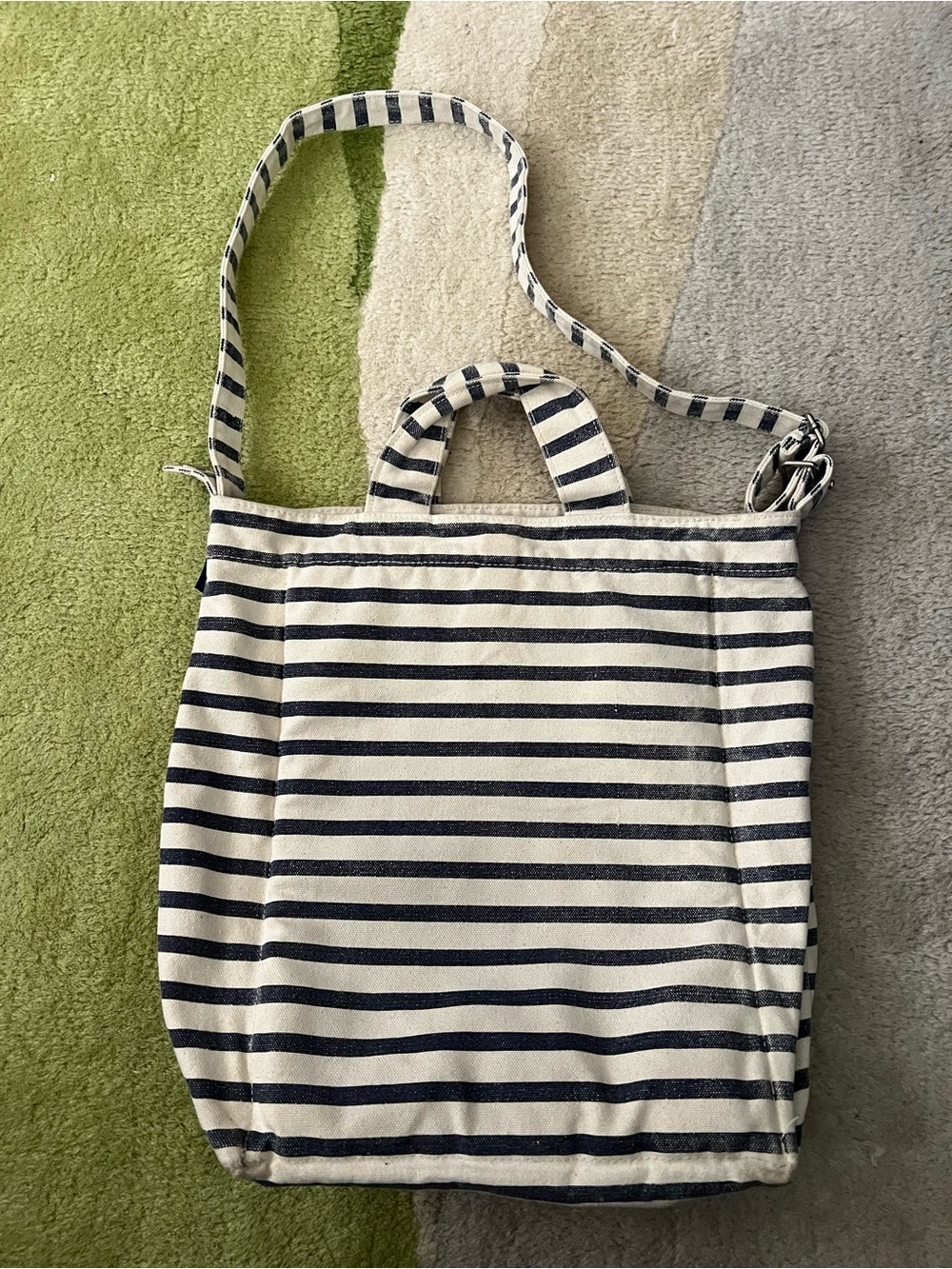 Baggu Canvas Striped Crossbody Tote Bag in Navy and White Laptop Sleeve